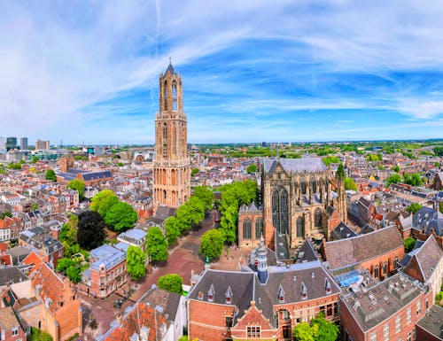 Utrecht mit seinem Dom – © Maarten Zeehandelaar - stock.adobe.com