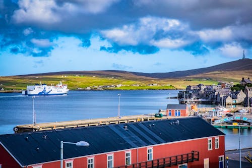 Northlink Ferry bei Lerwick - Shetland &ndash; &copy; Marcin - stock.adobe.com