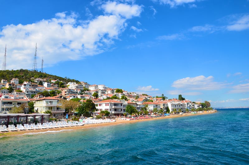 Strand von Adalar auf der Prinzeninsel Büyükada  - ©Ilhan Balta - stock.adobe.com