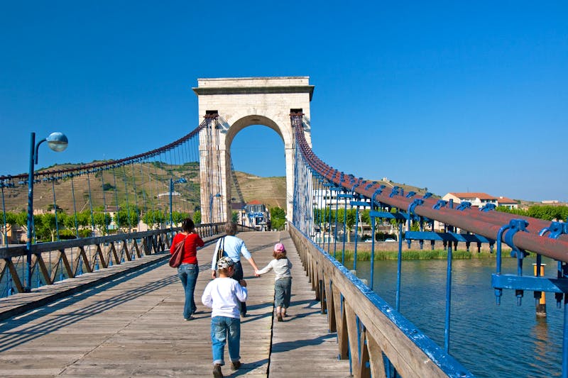 Hängebrücke über die Rhône in Tournon-sur-Rhône - ©Hervé Rouveure - stock.adobe.com