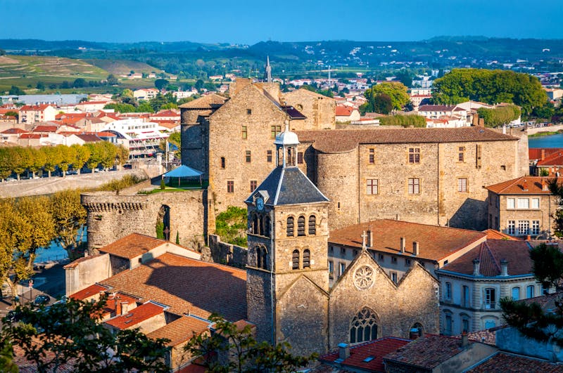 Burg von Tournon-sur-Rhône - ©jasckal - stock.adobe.com