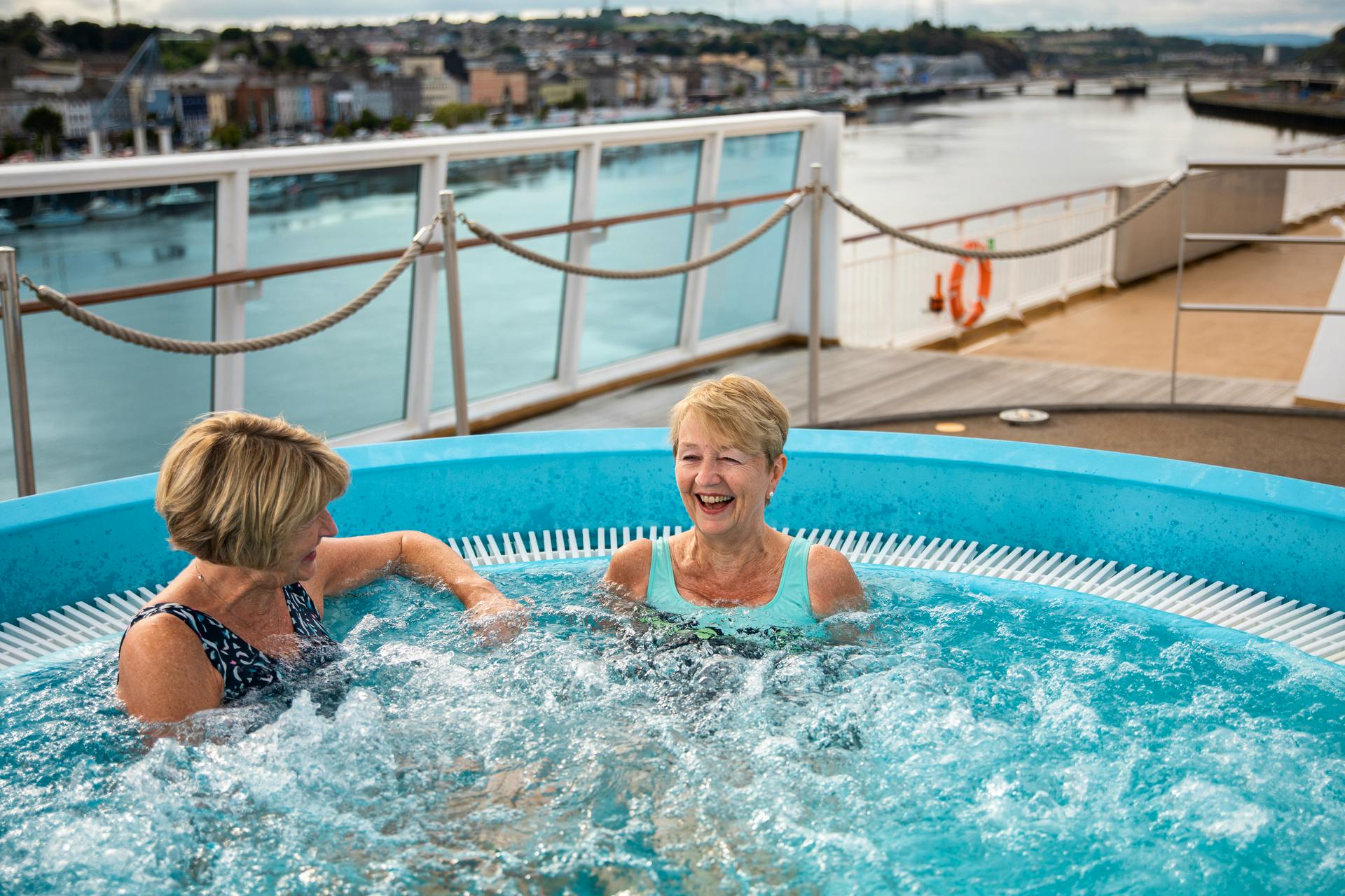 MS Midnatsol - Whirlpool&nbsp;&ndash;&nbsp;&copy;&nbsp;Hurtigruten / Ultra Sharp Films Ltd