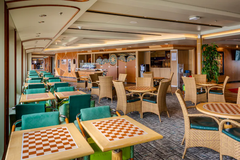 MS Midnatsol - Restaurant Fredheim - &copy;Hurtigruten / Oscar Farrera