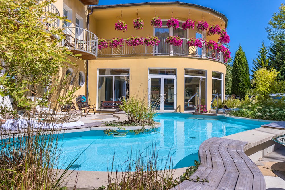Franzensbad - Kurhotel Bajkal - Außenpool &ndash; &copy; foto PM