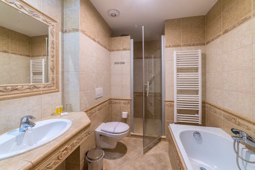 Franzensbad - Kurhotel Bajkal - Badezimmerbeispiel &ndash; &copy; foto PM