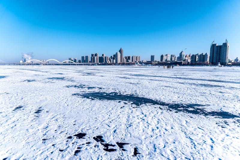 zugefrorener Fluss in Harbin, China - ©EcoSpace - stock.adobe.com