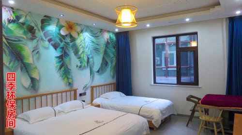 Doppelzimmer-Beispiel im Si Ji Xiao Zhu Gästehaus in Huangyaguan - China – © Liane Liu