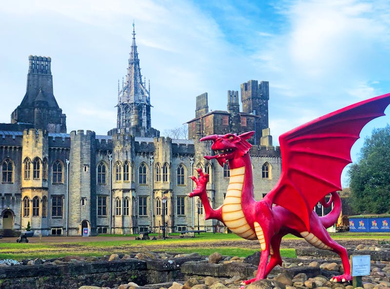 Cardiff Castle und der Walisische Drache - ©Annika Lembke - Eberhardt TRAVEL