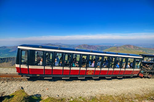 Snowdon Mountain Railway - Yr Wyddfa &ndash; &copy; Dan Struthers / Crown copyright (2019) Visit Wales