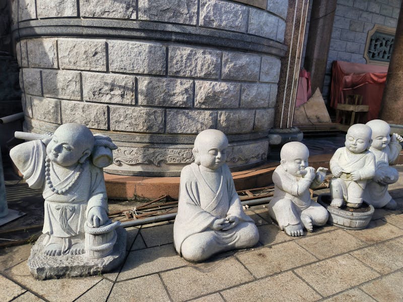 Freundliche Buddhas am Kek-Lok-Si Tempel / Penang - ©Heike Jack - Eberhardt TRAVEL