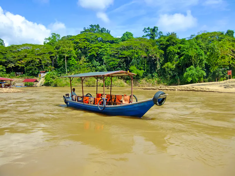 Bootstour im Taman Negara Nationalpark in Malaysia - &copy;donyanedomam - stock.adobe.com