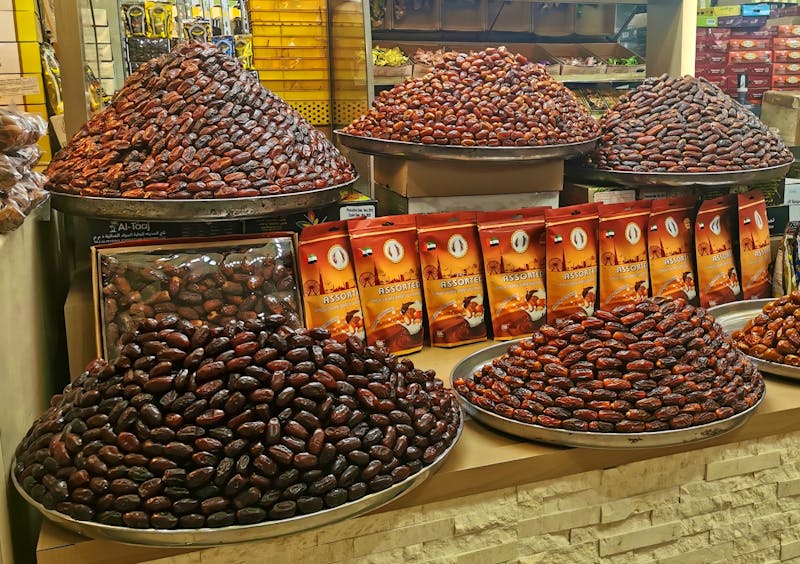 Datteln auf dem Dattelmarkt in Abu Dhabi - &copy;Simone Willner - Eberhardt TRAVEL