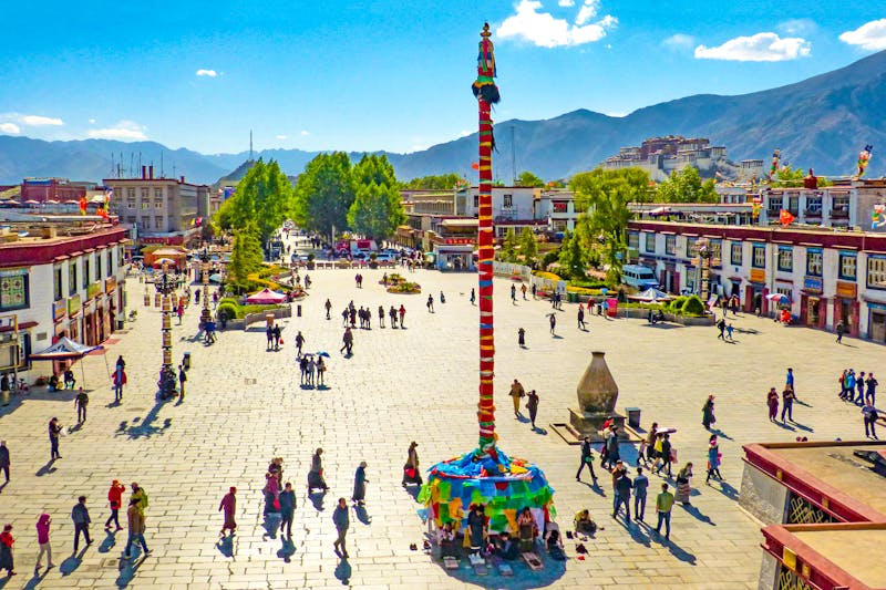 Belebter Platz in Lhasa - ©Vanessa - stock.adobe.com