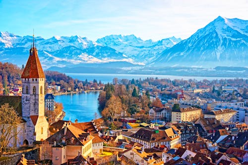 Stadt Thun in der Schweiz &ndash; &copy; Roman Babakin - stock.adobe.com