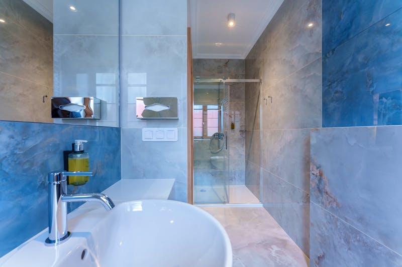 Badezimmerbeispiel im Restaurant im Le Mont Medical & SPA – ©Le Mont Medical & SPA