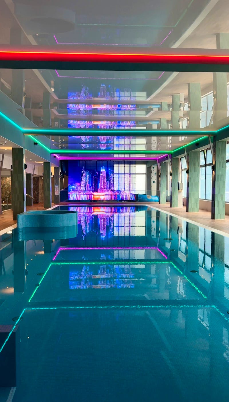 Schwimmbad im Forest Park Resort & Spa – ©Forest Park Resort & Spa