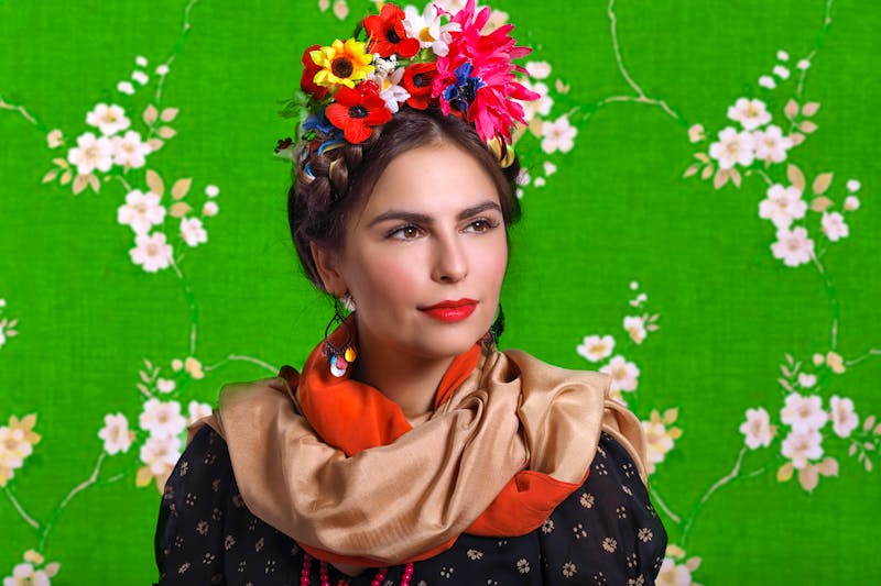 Porträt im Stil von Frida Kahlo  - ©Alexey Kuznetsov - stock.adobe.com