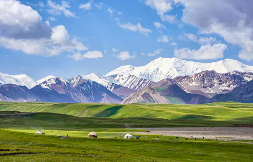 Der kirgisische Grenzposten an der Autobahn Pamirs &ndash; &copy; RaquelMogado - stock.adobe.com