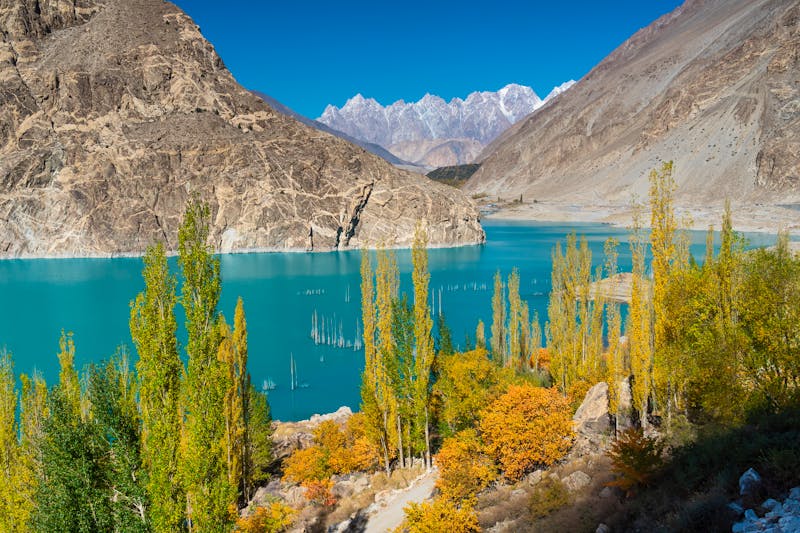 Attabad-See am Gebirge Karakorum, Gilgit (Hunza-Tal) in Pakistan - ©skazzjy - stock.adobe.com