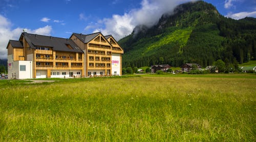 Außenansicht Cooee alpin Hotel Dachstein – © COOEE alpin Hotels