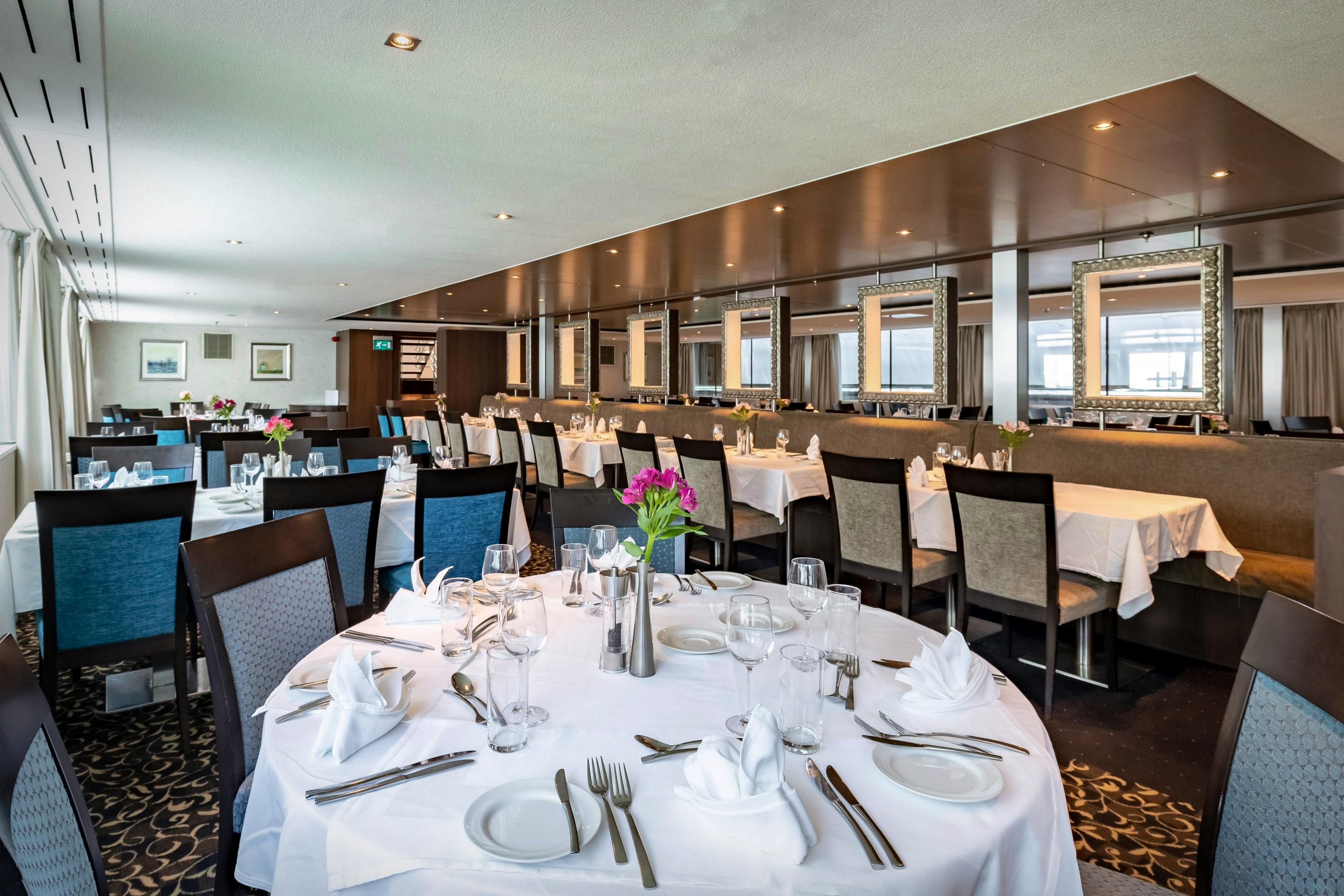 A-ROSA ALEA - Restaurant&nbsp;&ndash;&nbsp;&copy;&nbsp; A-ROSA // fejesbence.com