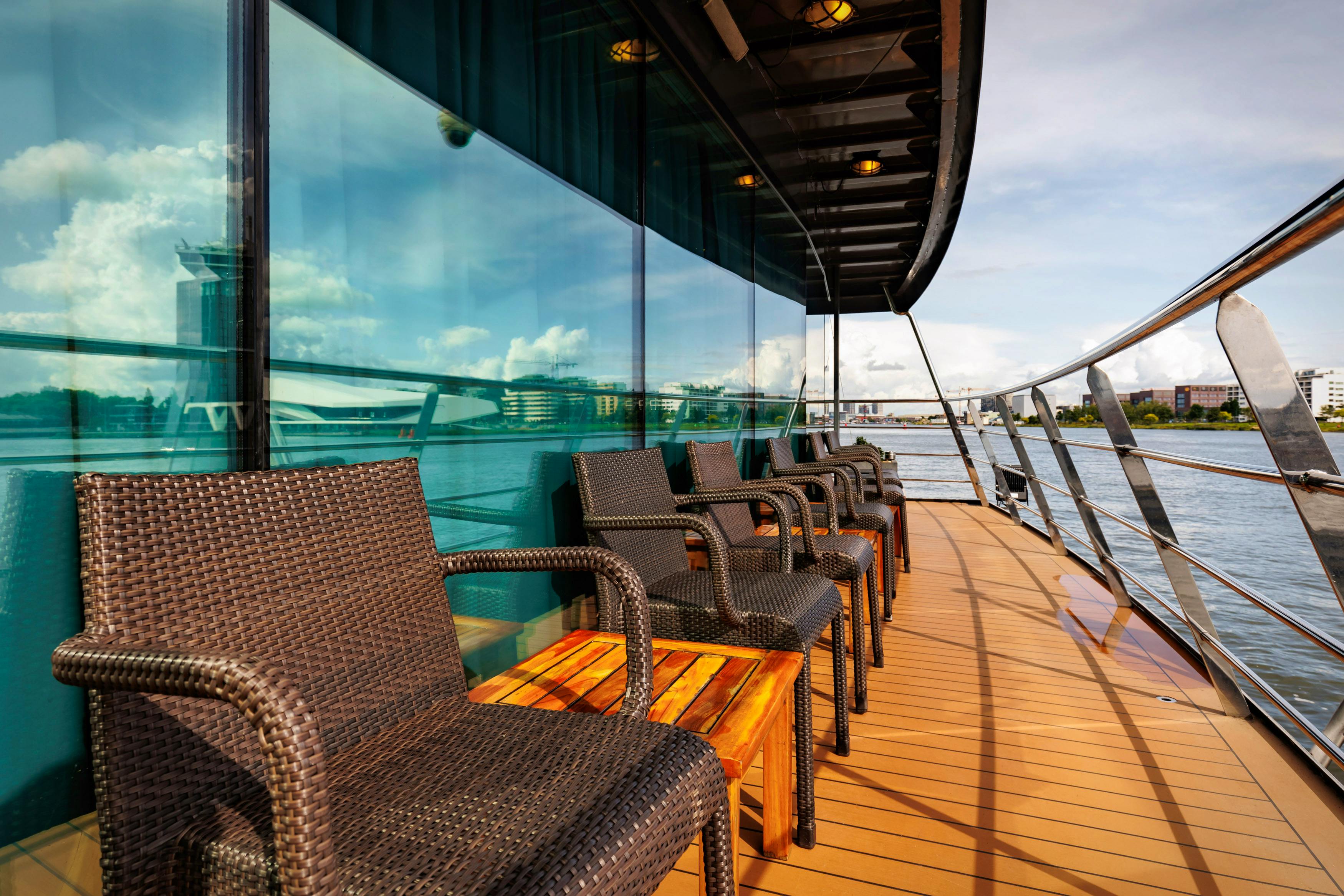A-ROSA ALEA - Außenbereich am Heck des Schiffes&nbsp;&ndash;&nbsp;&copy;&nbsp; A-ROSA // fejesbence.com