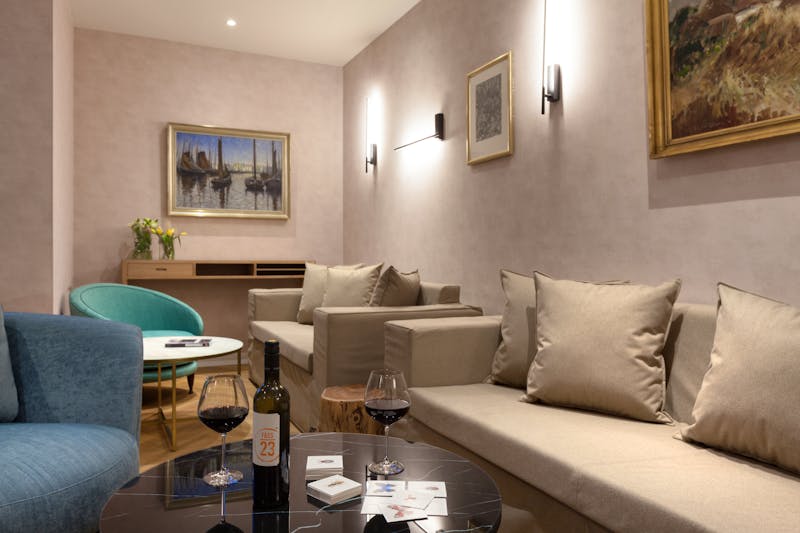 Lounge Wohnzimmer Vju Hotel Rügen – ©Photographer: Henrike Schunck
