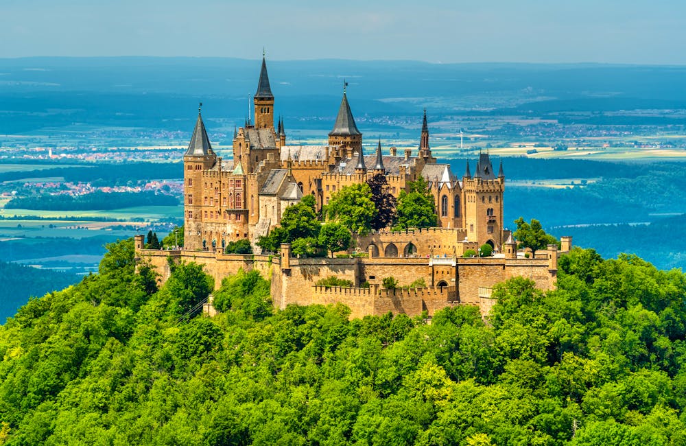 Schloss Hohenzollern in der Schwäbischen Alb &ndash; &copy; Leonid Andronov - stock.adobe.com