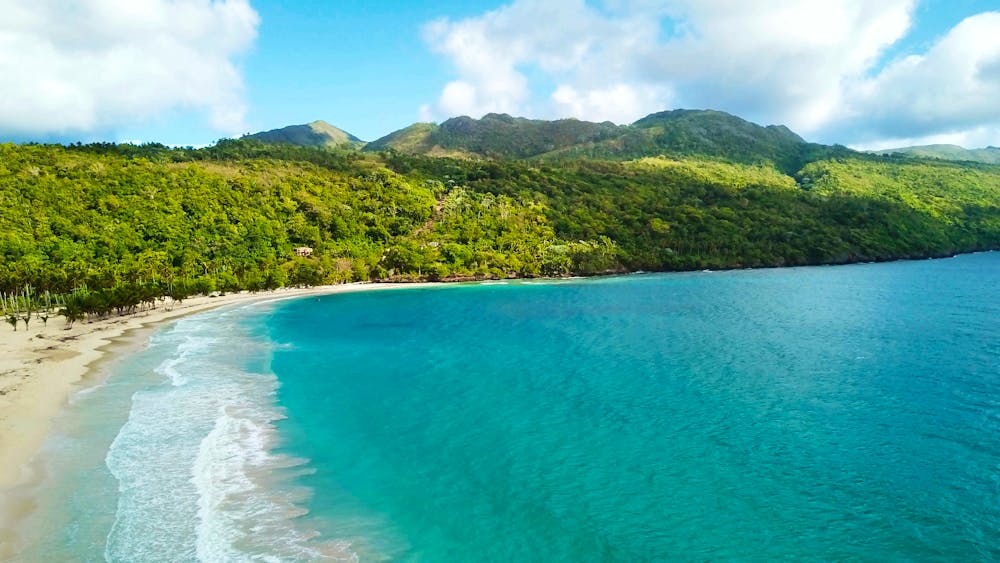 Strand auf der Samaná-Halbinsel, Dominikanische Republik &ndash; &copy; Jair - stock.adobe.com