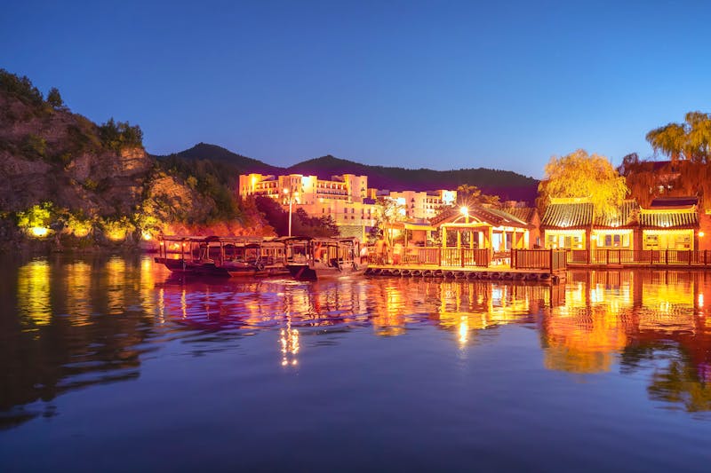 Yangui Pier der Wasserstadt Gubei in Peking, China - ©Revive Photo Media - stock.adobe.com
