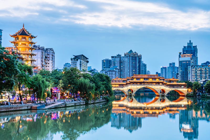 Anshun Brücke bei Nacht in Chengdu, Sichuan (China) - ©Govan - stock.adobe.com