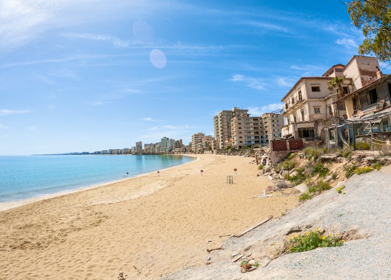 Varosha - tote Stadt bei Famagusta in Nord-Zypern  - ©Maciej - stock.adobe.com