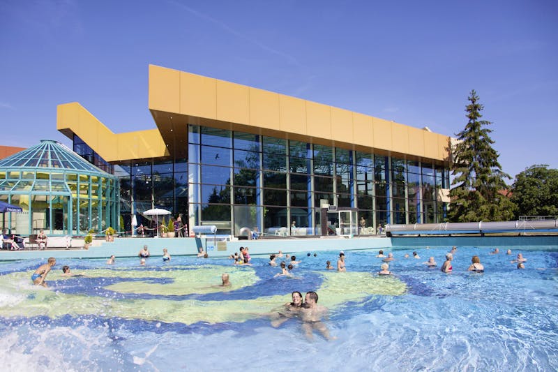 Wellen-Freibad in der Spessart Therme  - ©Spessart Therme - Kur und Freizeit GmbH
