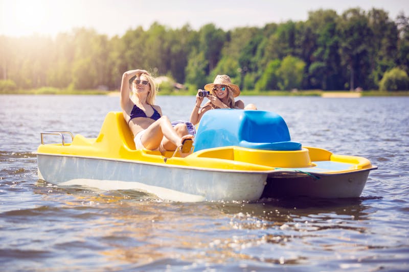 Tretboot fahren auf dem See - ©innervisionpro - stock.adobe.com