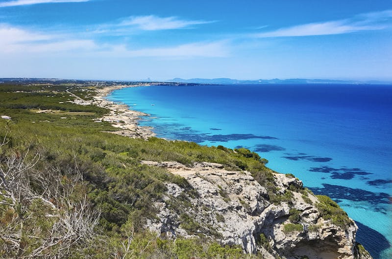 Bucht Caló des Mort auf Formentera - ©AguaMonte Tours