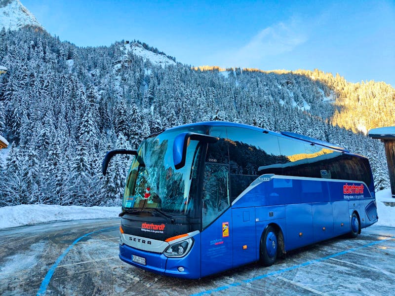 Eberhardt Reisebus unterwegs - &copy;Eberhardt Travel