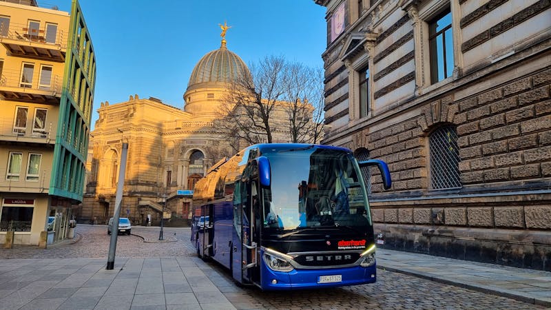 Eberhardt Reisebus unterwegs - &copy;Eberhardt Travel