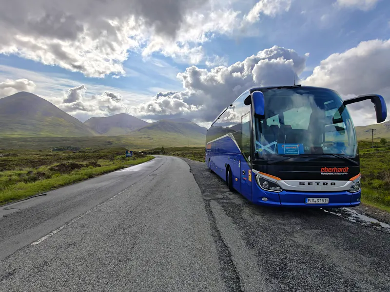 Eberhardt Reisebus unterwegs - &copy;Eberhardt Travel