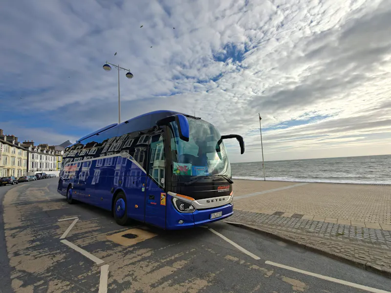 Eberhardt Reisebus unterwegs - &copy;Eberhardt Travel