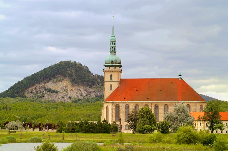 Most - Kirche Mariä Himmelfahrt - ©HPW - stock.adobe.com