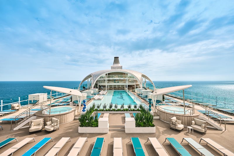 Pooldeck der Mein Schiff Relax - ©René Supper