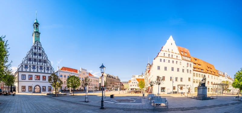 Marktplatz von Zwickau mit dem Gewandhaus - ©Sina Ettmer - stock.adobe.com