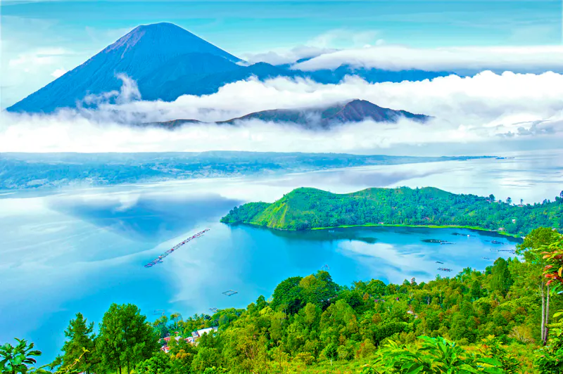 Kratersee Lake Toba in Sumatra - &copy;Saidin Jusoh - stock.adobe.com