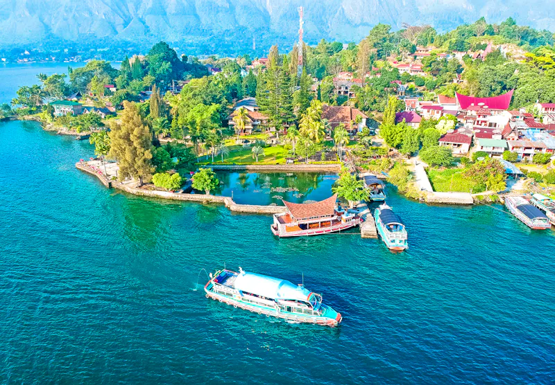 Kratersee Lake Toba im Norden von Sumatra - &copy;fiqah - stock.adobe.com