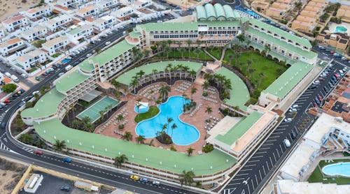 Hotel Drago Park in Costa Calma auf Fuerteventura - Hotelanlage mit Außenpool – © Drago Park