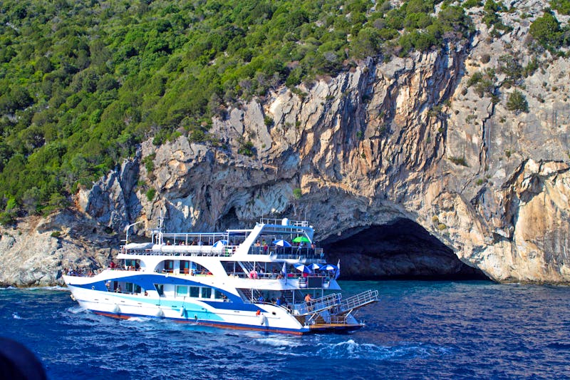 Schifffahrt vor der Insel Paxos - ©zzika - stock.adobe.com