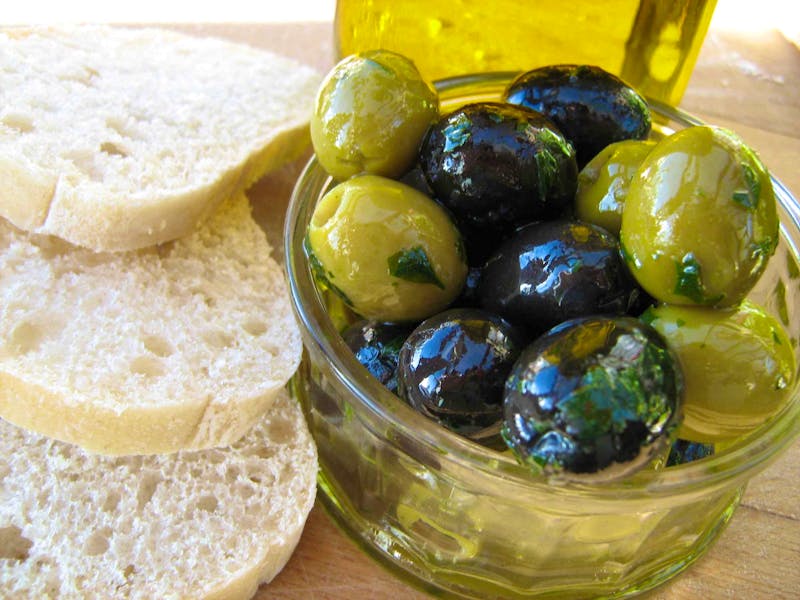 Brot und Oliven - ©Audrey Durose - stock.adobe.com