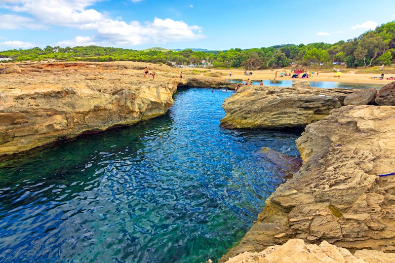 Cala Bassa in Ibiza - ©julen - stock.adobe.com