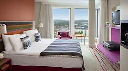 Radisson Blu Hotel Cardiff – © https://www.hotelsone.com/cardiff-hotels-gb/radisson-blu-hotel-cardiff.de.html?cur=EUR&uid=cdeeed0b-f7e9-4111-a3c3-36fc99c236ee&cmpid=20703726143&agid=163490420081&gid=EAIaIQobChMInMvJlYStjwMV8oKDBx3AgRvvEAAYASAAEgIR7vD_BwE&gwbrd=Ck0KCQjw2brFBhD5ARI8ALjrD-EdY43vxi6v27jAhgZ-gu5tRPQ784b-QTp36OfYIl1Ufb7xRvcIeq7cmnhJfO3CTrWeW9Dzcn-lGgKqcQ&ggbrd=0AAAAAD4o1PcMyHR479Nbp7ElsVu9EHLVO&as=g&aid=693690236812&dsti=2609745&dstt=8&nid=1&gclid=EAIaIQobChMInMvJlYStjwMV8oKDBx3AgRvvEAAYASAAEgIR7vD_BwE