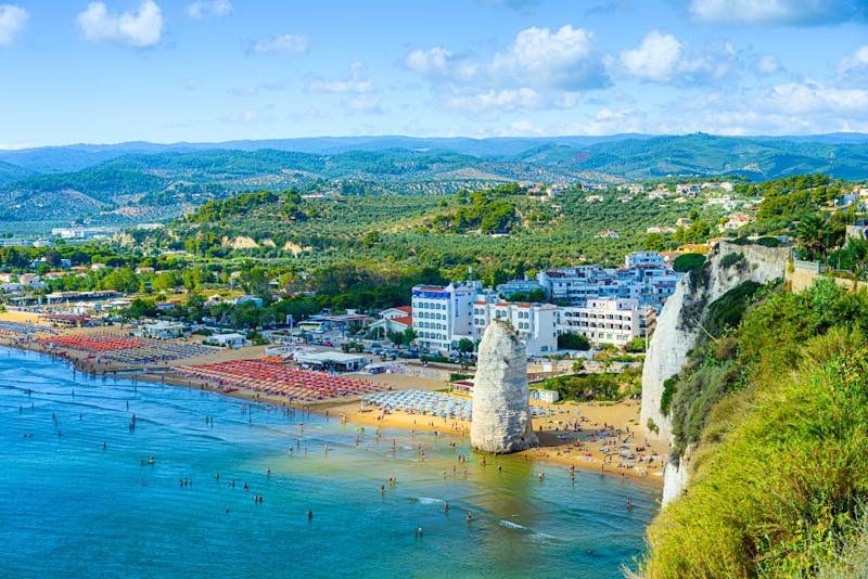Blick auf Vieste mit dem Pizzomunno Monolith - ©Alessandro - stock.adobe.com